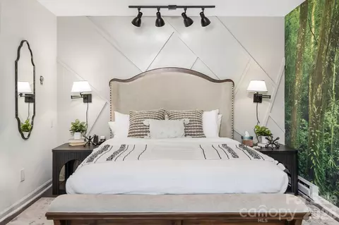Bedroom - 556558 Thorncliff Dr, Seven Devils, NC 28604 photo 6 of 11
