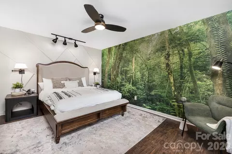 Bedroom - 556558 Thorncliff Dr, Seven Devils, NC 28604 photo 7 of 11