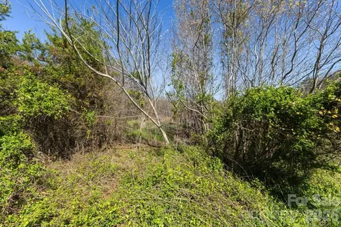 879 E Memorial Hwy, Harmony, NC 28634 photo 9