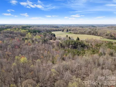 879 E Memorial Hwy, Harmony, NC 28634 photo 17