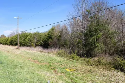 879 E Memorial Hwy, Harmony, NC 28634 photo 24