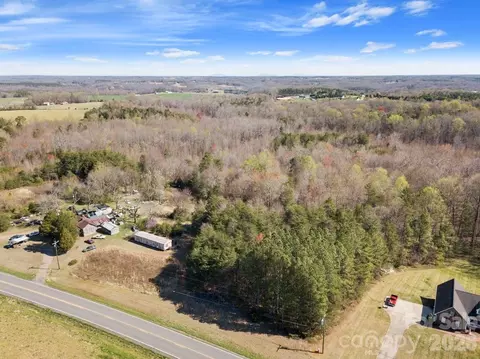 879 E Memorial Hwy, Harmony, NC 28634 photo 8