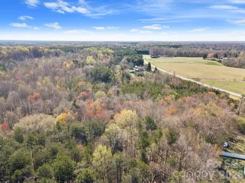 879 E Memorial Hwy, Harmony, NC 28634 photo 18