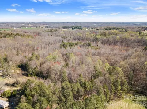 879 E Memorial Hwy, Harmony, NC 28634 photo 5