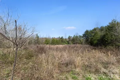 879 E Memorial Hwy, Harmony, NC 28634 photo 11
