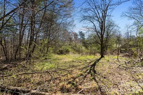 879 E Memorial Hwy, Harmony, NC 28634 photo 2