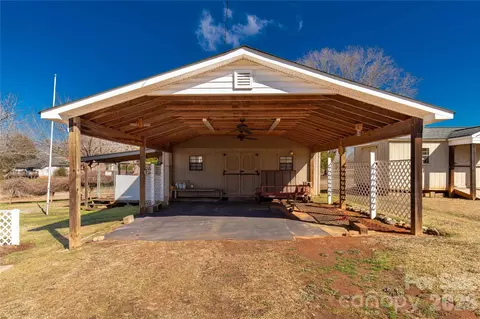 Exterior - 1227 Laurel Ave, Lancaster, SC 29720 photo 7 of 9