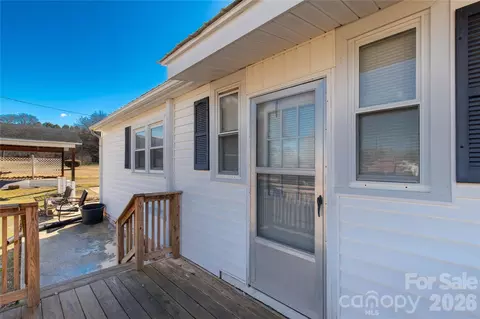Exterior - 1227 Laurel Ave, Lancaster, SC 29720 photo 5 of 9
