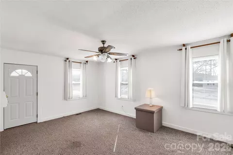 Living - 1227 Laurel Ave, Lancaster, SC 29720 photo 3 of 6