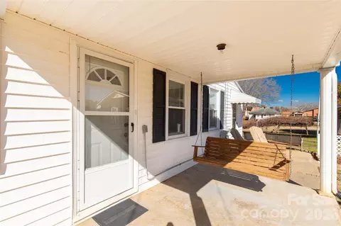 Exterior - 1227 Laurel Ave, Lancaster, SC 29720 photo 4 of 9