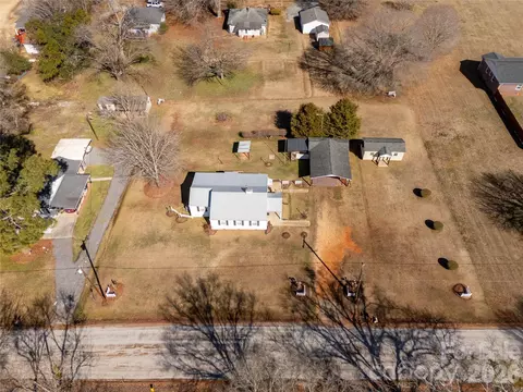 View/Area - 1227 Laurel Ave, Lancaster, SC 29720 photo 2 of 9