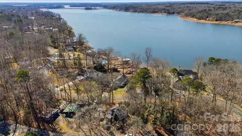 235 Rock Harbor Dr, Lexington, NC 27292