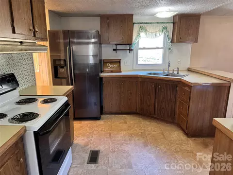2448 Christopher Rd, Morganton, NC 28655 photo 7