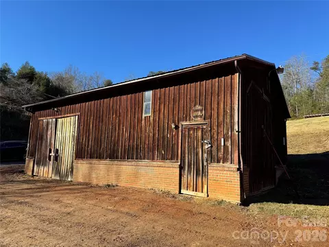 2448 Christopher Rd, Morganton, NC 28655 photo 27