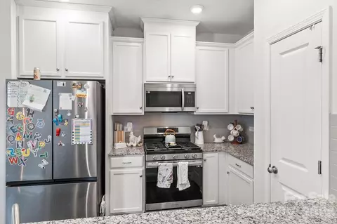 Kitchen - 3738 Yorkshire Pl, Terrell, NC 28682 photo 3 of 4