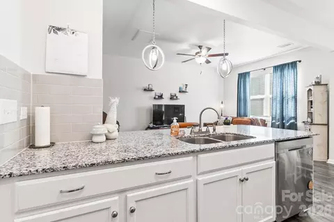 Kitchen - 3738 Yorkshire Pl, Terrell, NC 28682 photo 4 of 4
