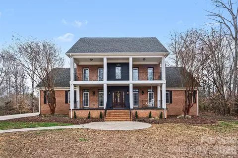 1713 Oak Park Ct, Iron Station, NC 28080