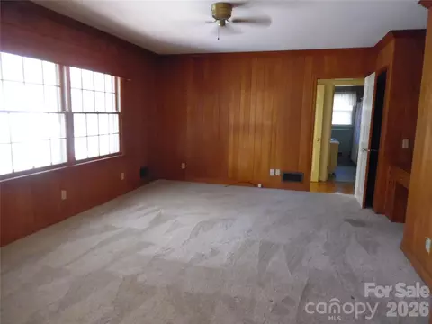 Living - 603 1st Avenue Ne Pl NE, Conover, NC 28613 photo 1 of 3