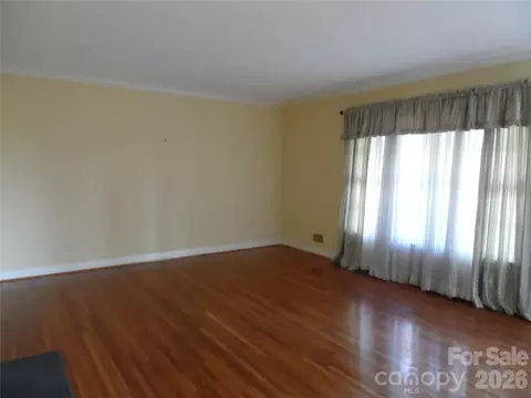 Living - 603 1st Avenue Ne Pl NE, Conover, NC 28613 photo 2 of 3