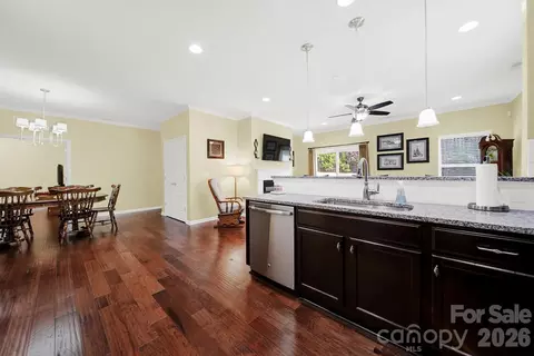 Kitchen - 1576 Spring Blossom Trl, Fort Mill, SC 29708 photo 2 of 2