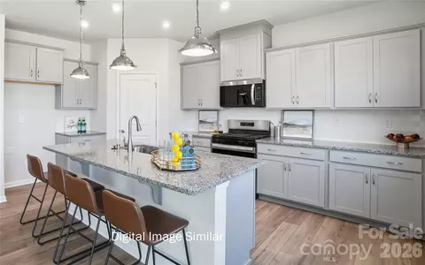 2730 Phoenix Ct, Gastonia, NC 28052