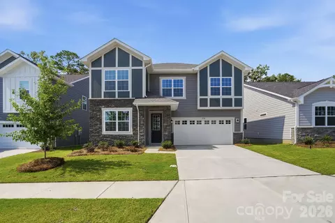2730 Phoenix Ct, Gastonia, NC 28052