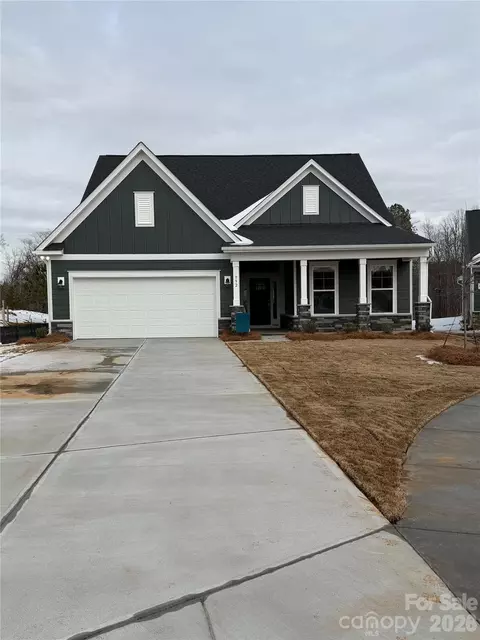 992 Exeter Dr, Sherrills Ford, NC 28673