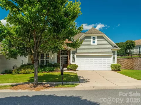 8036 Crater Lake Dr, Fort Mill, SC 29707