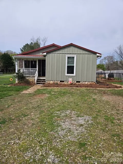 1372 Lucy Dr, Lincolnton, NC 28092