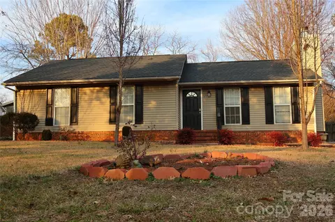 9323 Winter Elm Ln, Charlotte, NC 28227