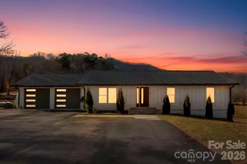 14 Selway Dr, Candler, NC 28715
