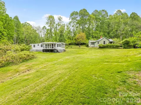 140 Old Leicester Rd, Asheville, NC 28804