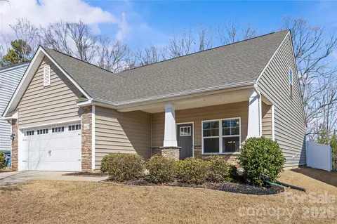 609 Cape Fear St, Fort Mill, SC 29715