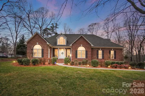 135 Water Oak Ln, Stanfield, NC 28163