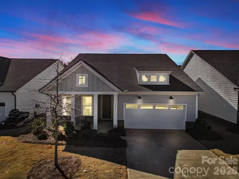 8021 Brookbank Dr, Charlotte, NC 28269