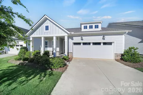8021 Brookbank Dr, Charlotte, NC 28269