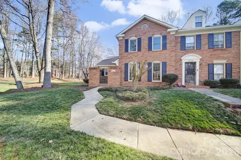 9112 Nolley Ct, Charlotte, NC 28270