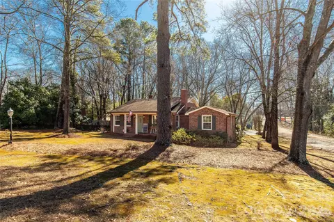 318 Gillsbrook Rd, Lancaster, SC 29720