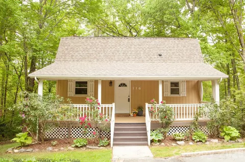116 Vehorn Rd, Fairview, NC 28730