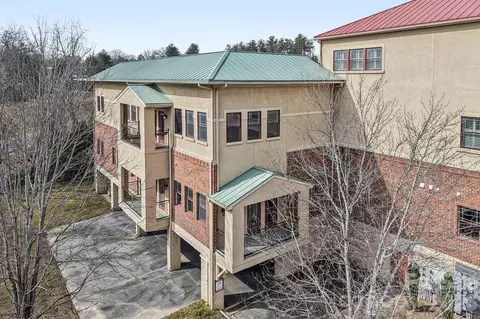 475 S Church E St #E, Hendersonville, NC 28792