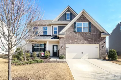 17417 Snug Harbor Dr, Charlotte, NC 28278