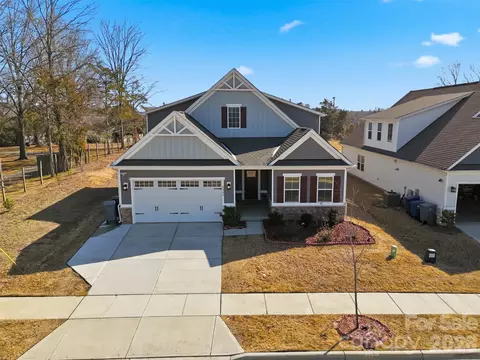 6425 Cumberland Dr, Harrisburg, NC 28075