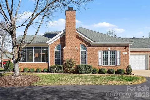 8327 Olde Troon Dr, Charlotte, NC 28277