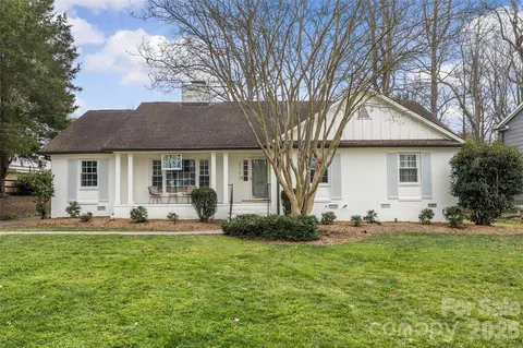 2732 Burnt Mill Rd, Charlotte, NC 28210