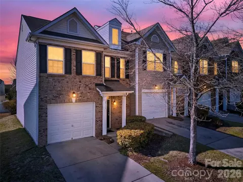 2715 Early Flight Dr, Charlotte, NC 28262