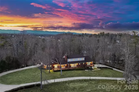 735 Macedonia Rd, Asheville, NC 28804