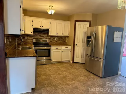 Kitchen - 309 Mel Ln, Crouse, NC 28033 photo 3 of 5
