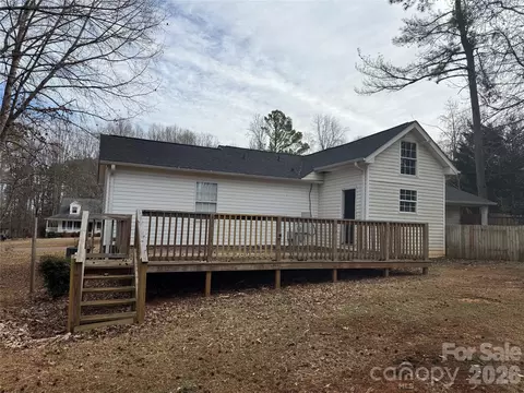 Exterior - 309 Mel Ln, Crouse, NC 28033 photo 5 of 9