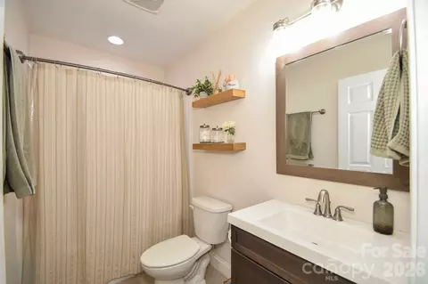 Bath - 1220 Alvin Hough Rd, Midland, NC 28107 photo 1 of 3