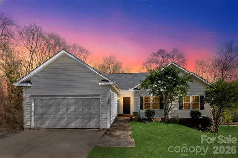 11608 Long Forest Dr, Charlotte, NC 28269